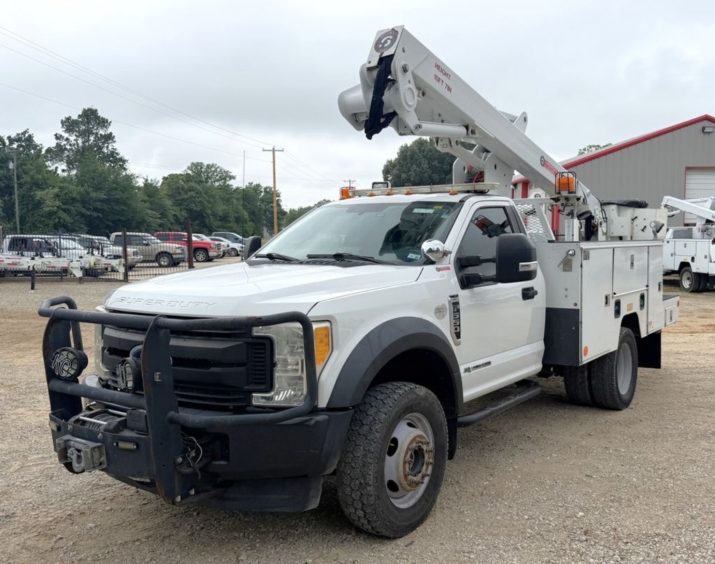 2017 ETI ETC37IH / Ford F550 4x4 - Bucket Truck in Lindale, TX