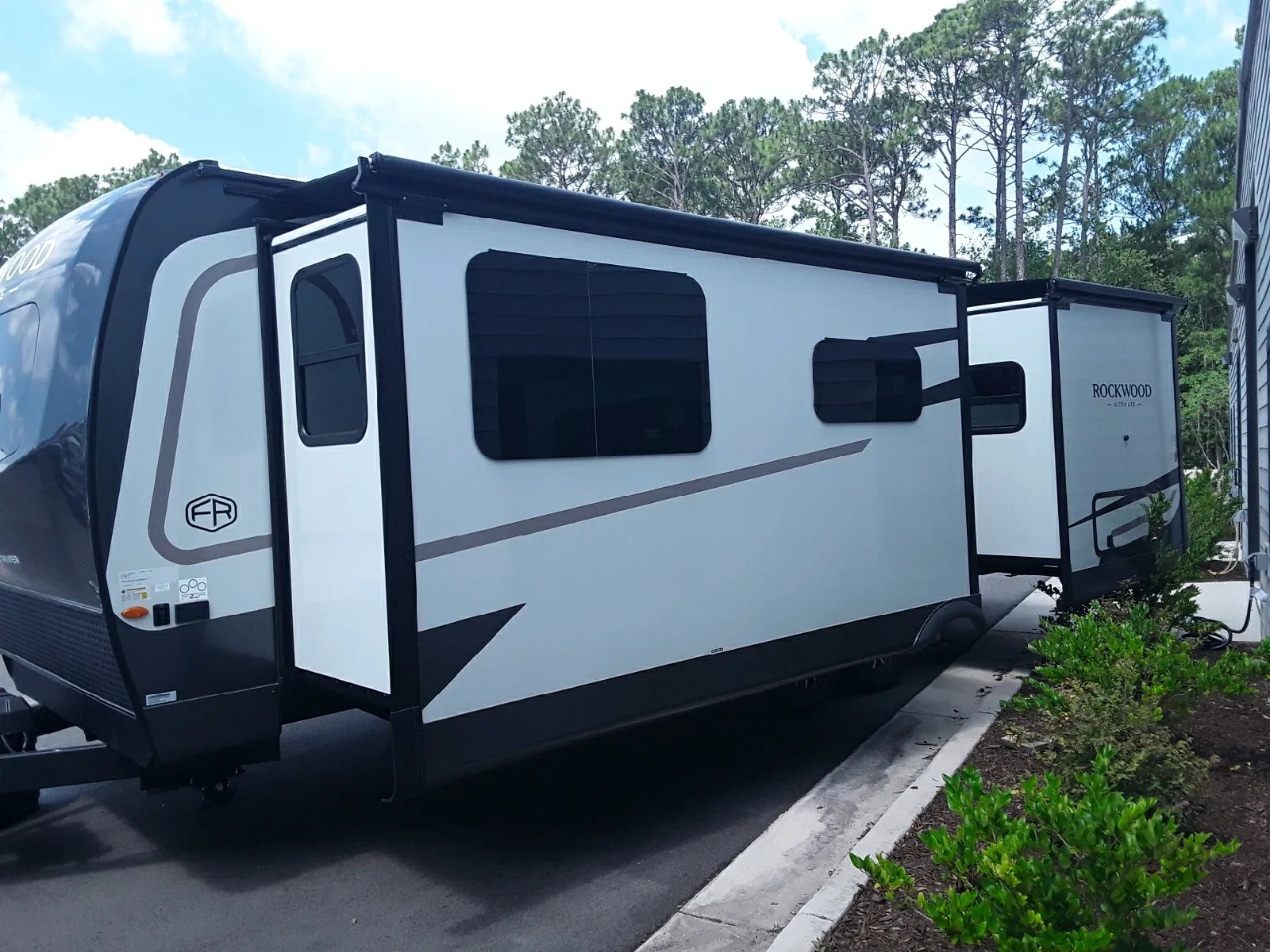 2027 Rockwood ROCKWOOD ULTRA LITE 2608BS in castle hayne NC