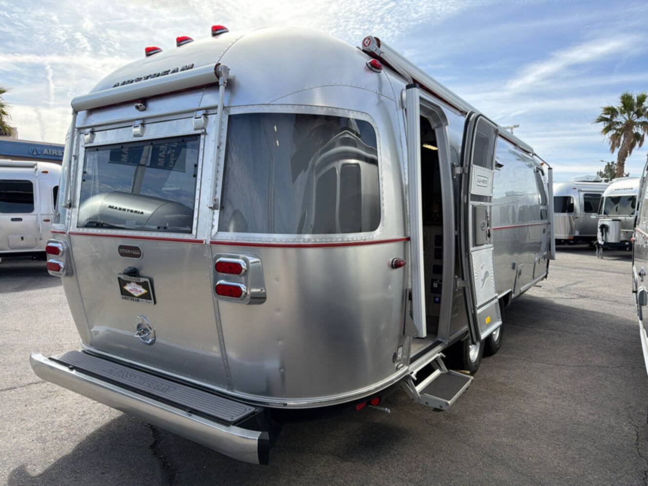 A photo of this 2026 Airstream Stetson 6666's Special Edition 27FB Twin