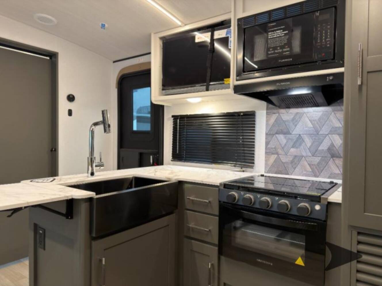 A photo of this 2026 Keystone Rv Bullet Crossfire 2290BH