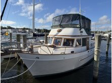 Time to Change Your Boating Style? 4 Types of Boats For Slowing Down image
