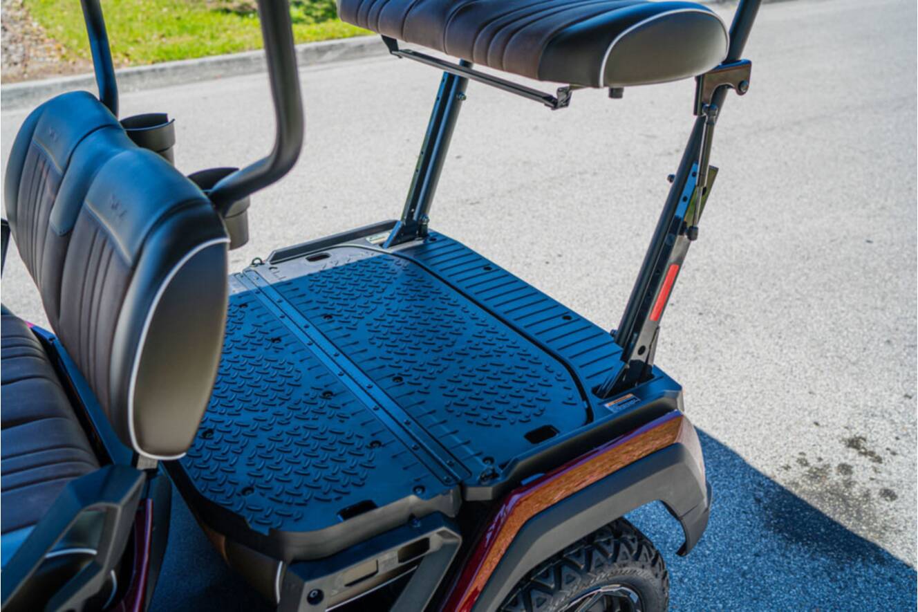 A photo of this 2025 Kawasaki NAV® 4e Limited