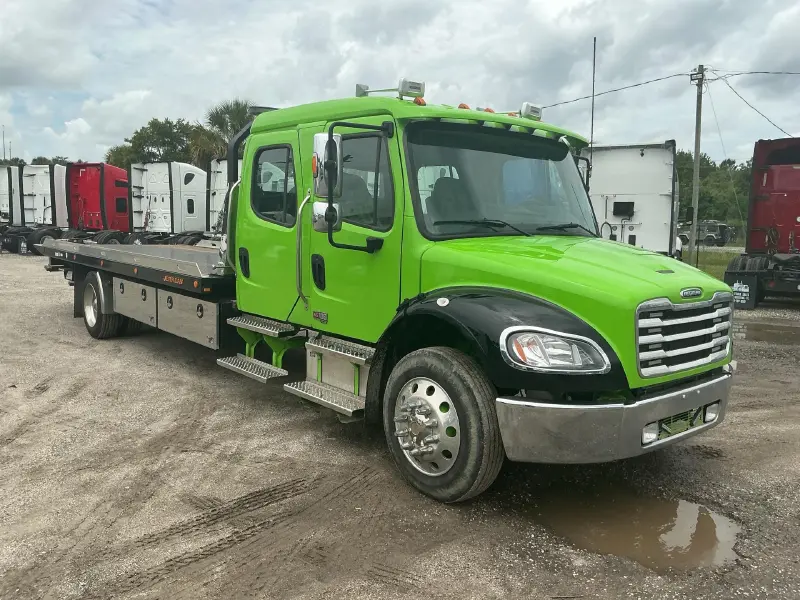 2025 Freightliner M2 106