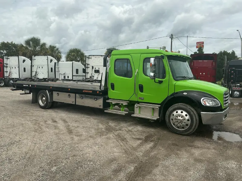 2025 Freightliner M2 106