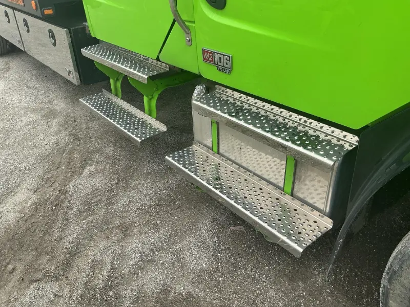 2025 Freightliner M2 106