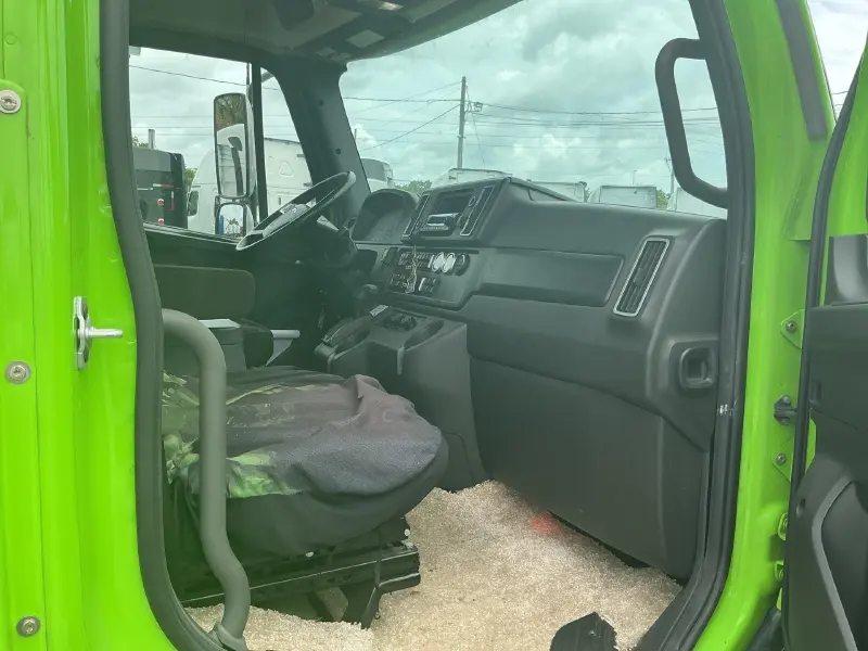 2025 Freightliner M2 106