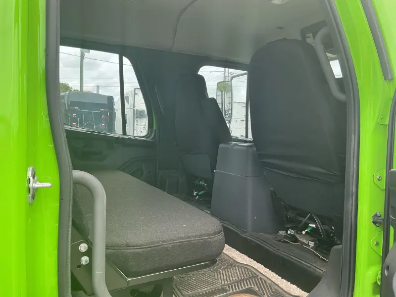 2025 Freightliner M2 106