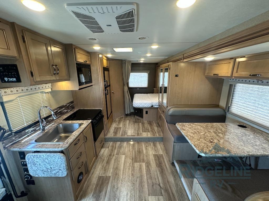 2018 Thor Motor Coach Four Winds 24F in argyle TX