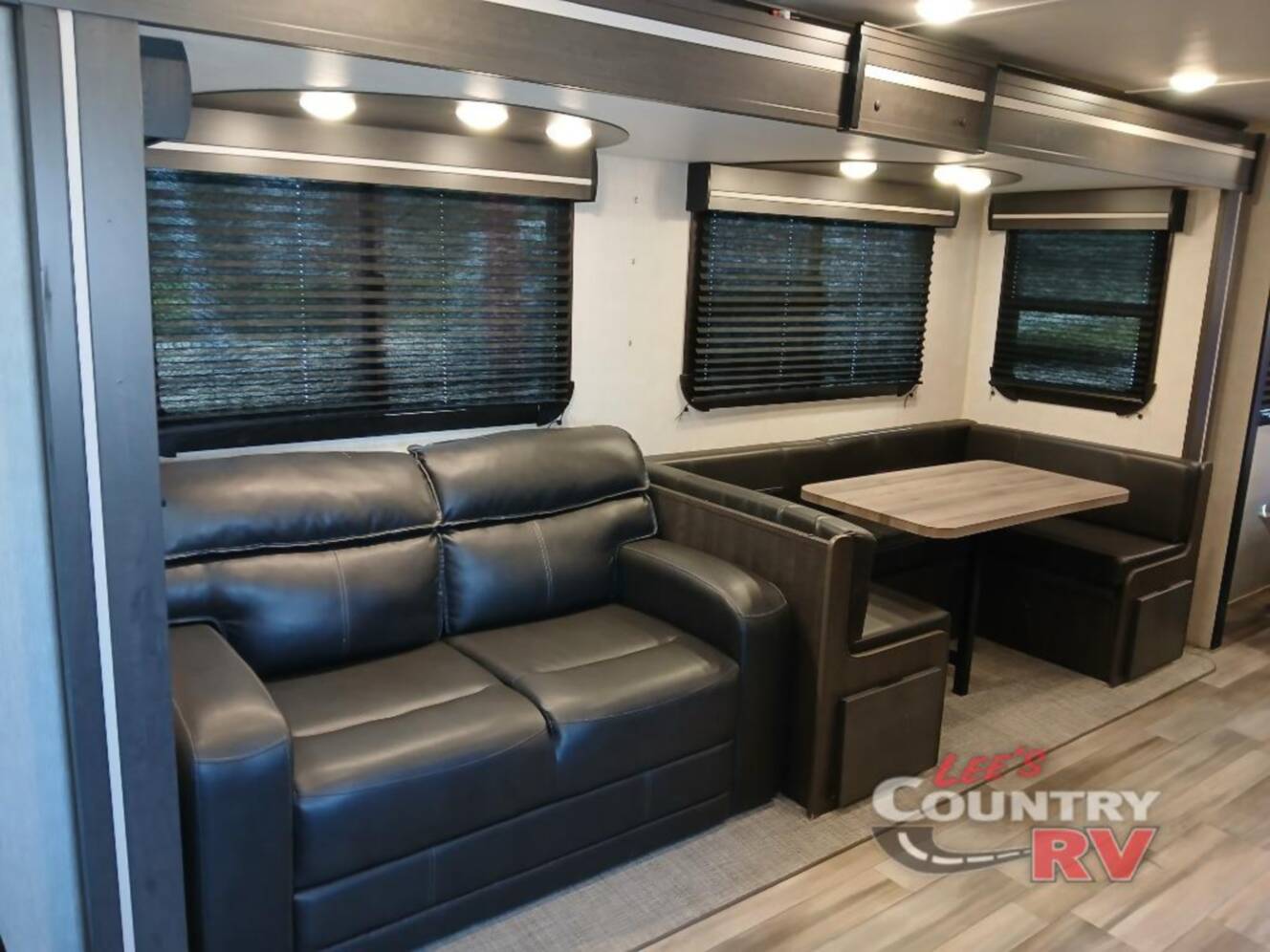 A photo of this 2022 Crossroads Rv Cruiser Aire CR28BBH