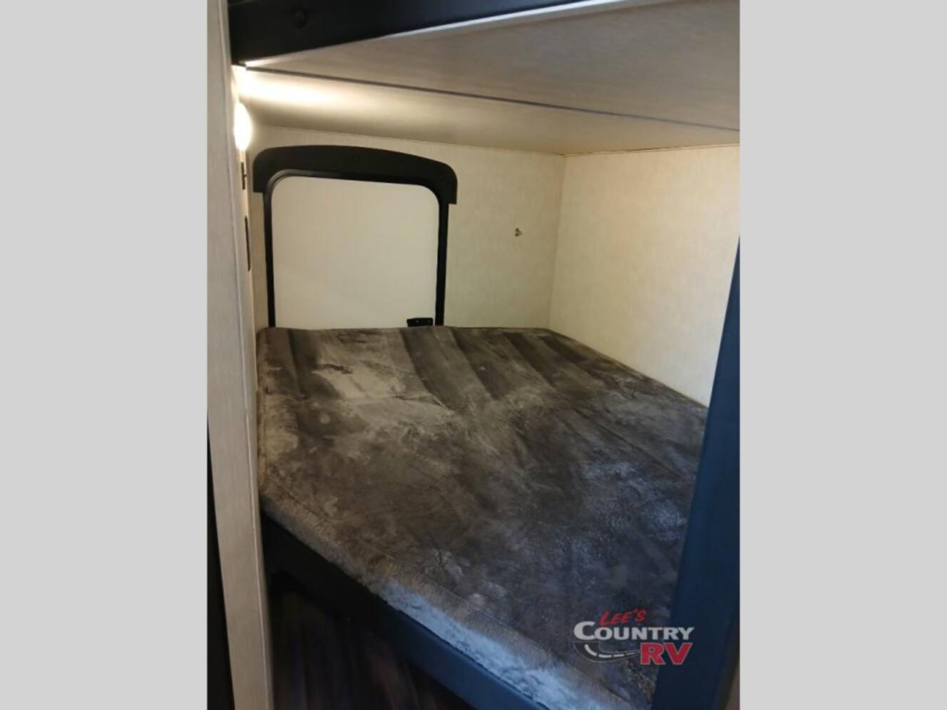 A photo of this 2022 Crossroads Rv Cruiser Aire CR28BBH
