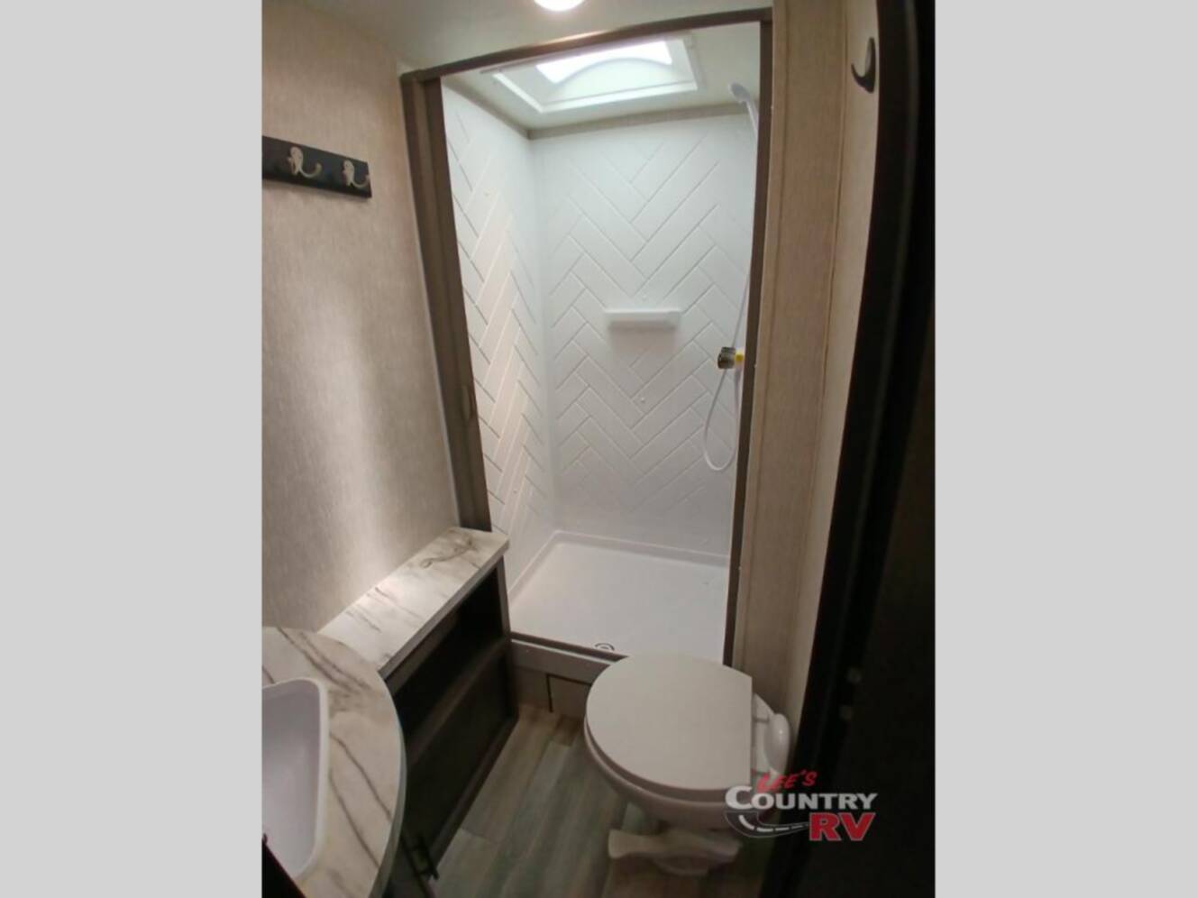 A photo of this 2022 Crossroads Rv Cruiser Aire CR28BBH