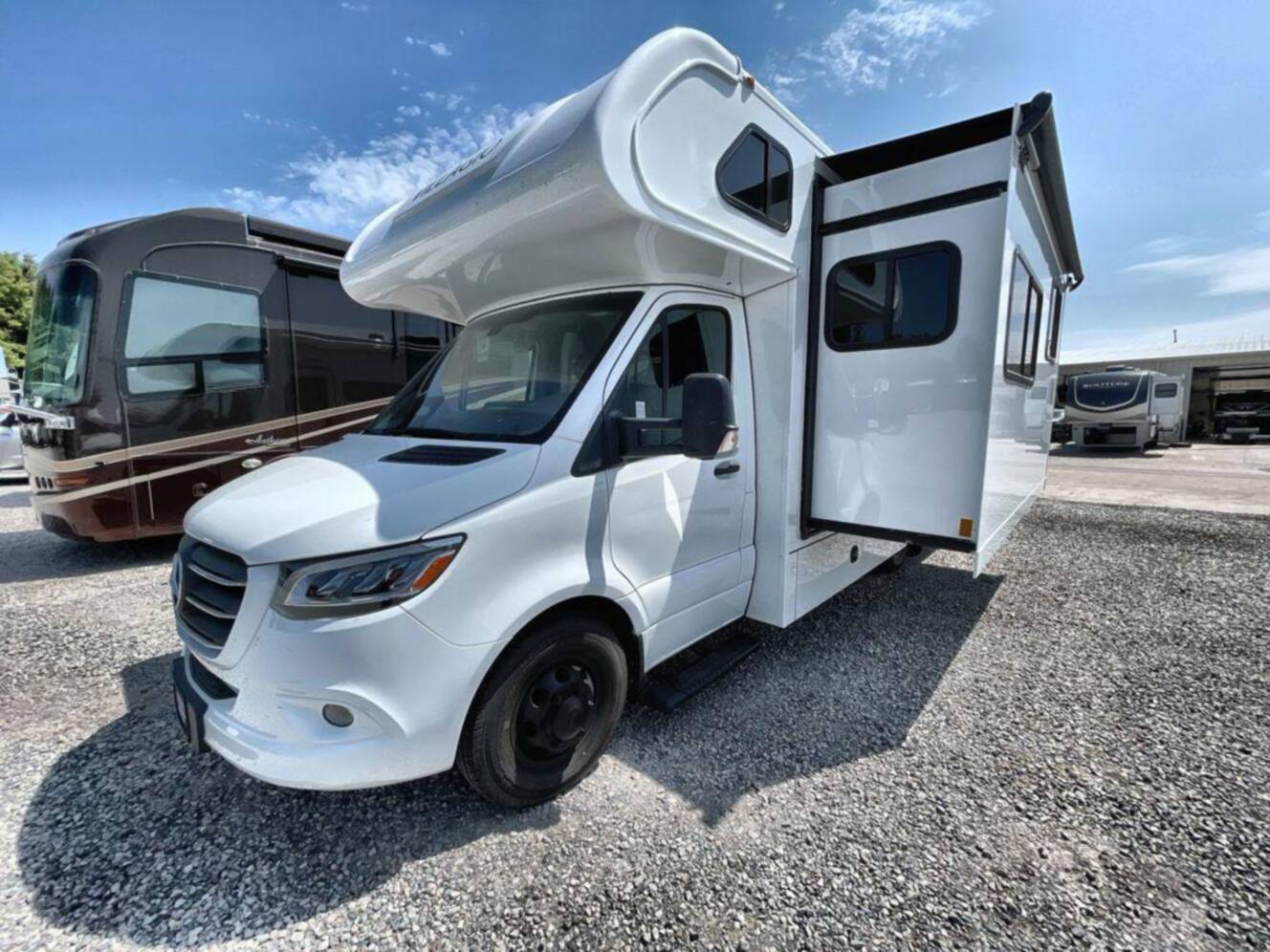 A photo of this 2027 Renegade Villagio 25RMC