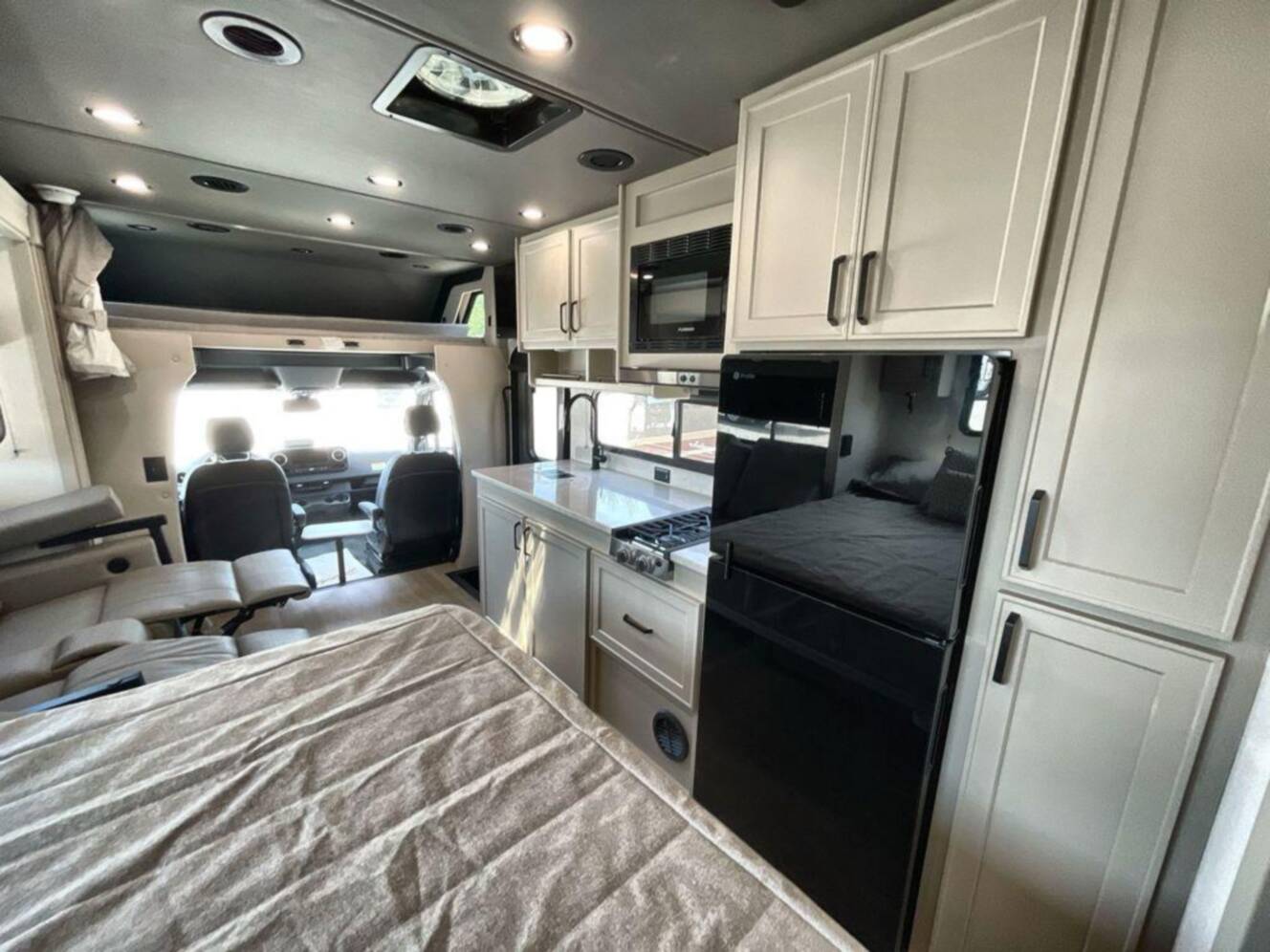 A photo of this 2027 Renegade Villagio 25RMC