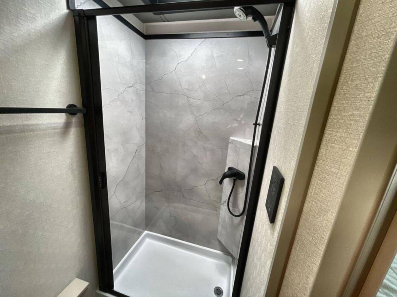 A photo of this 2027 Renegade Villagio 25RMC
