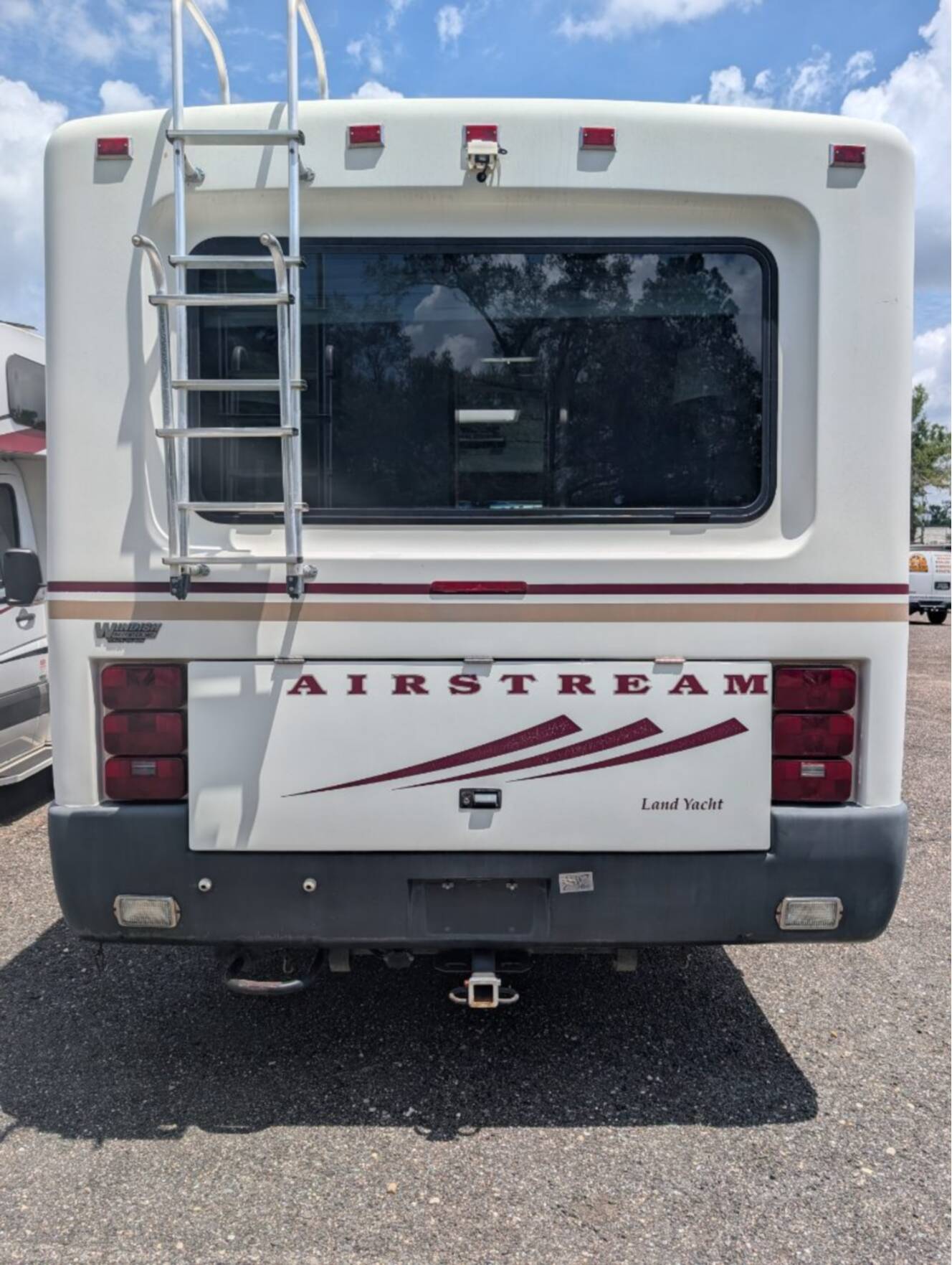 A photo of this 1999 Airstream Land Yacht 30J