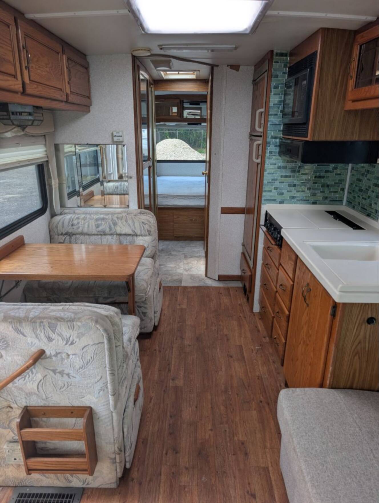 A photo of this 1999 Airstream Land Yacht 30J