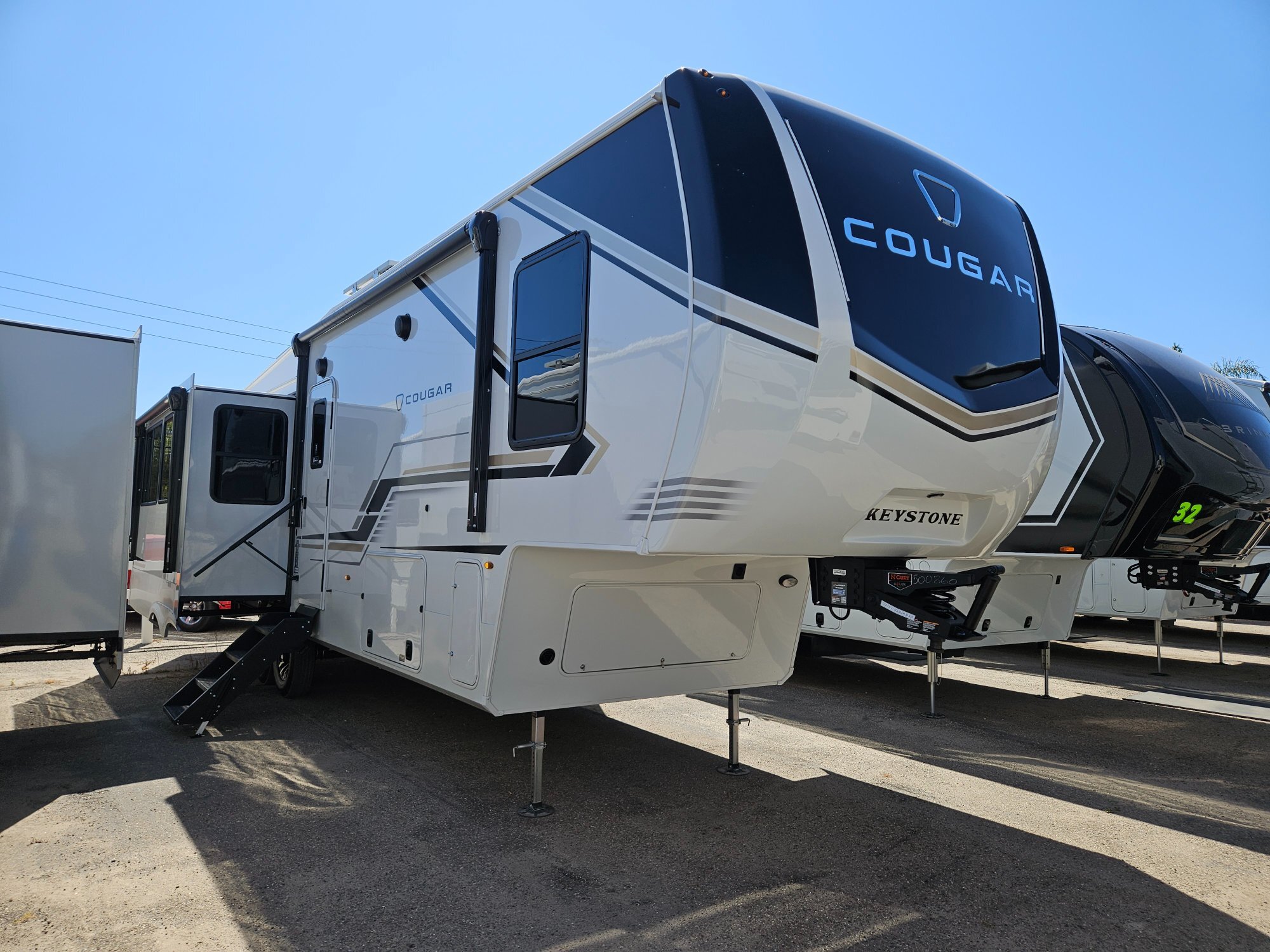 2027 Keystone Rv Cougar 316RLS in pismo beach CA