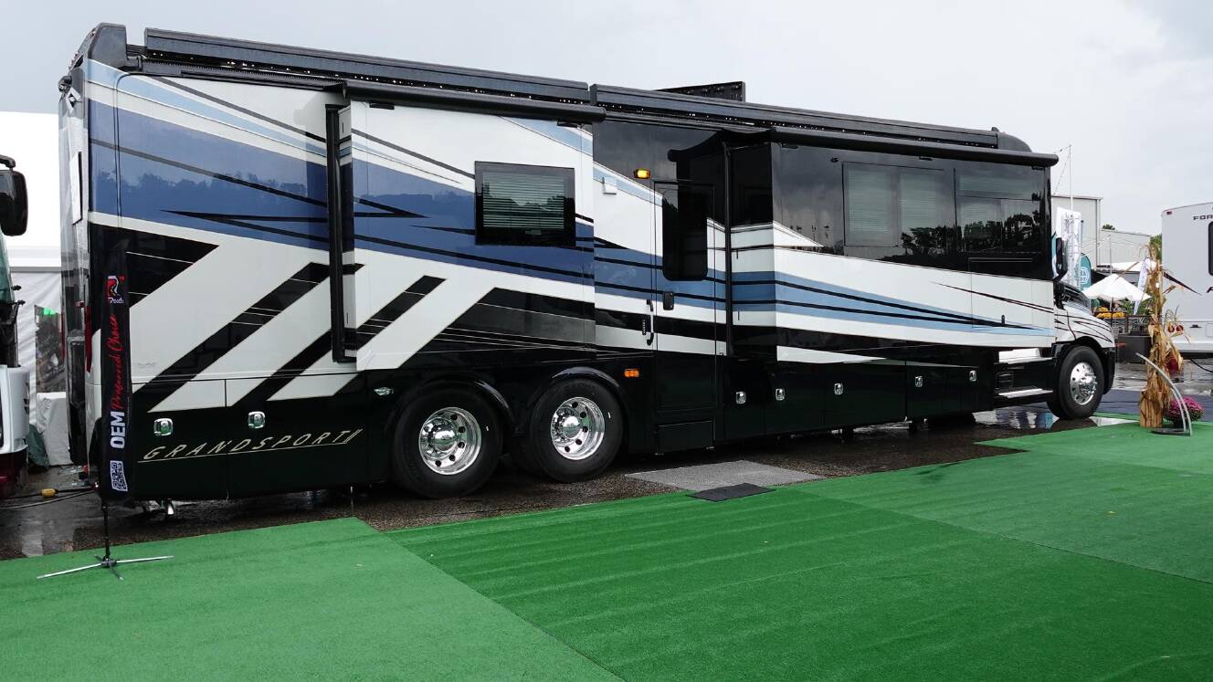 A photo of this 2027 Dynamax GRAND SPORT 45CB