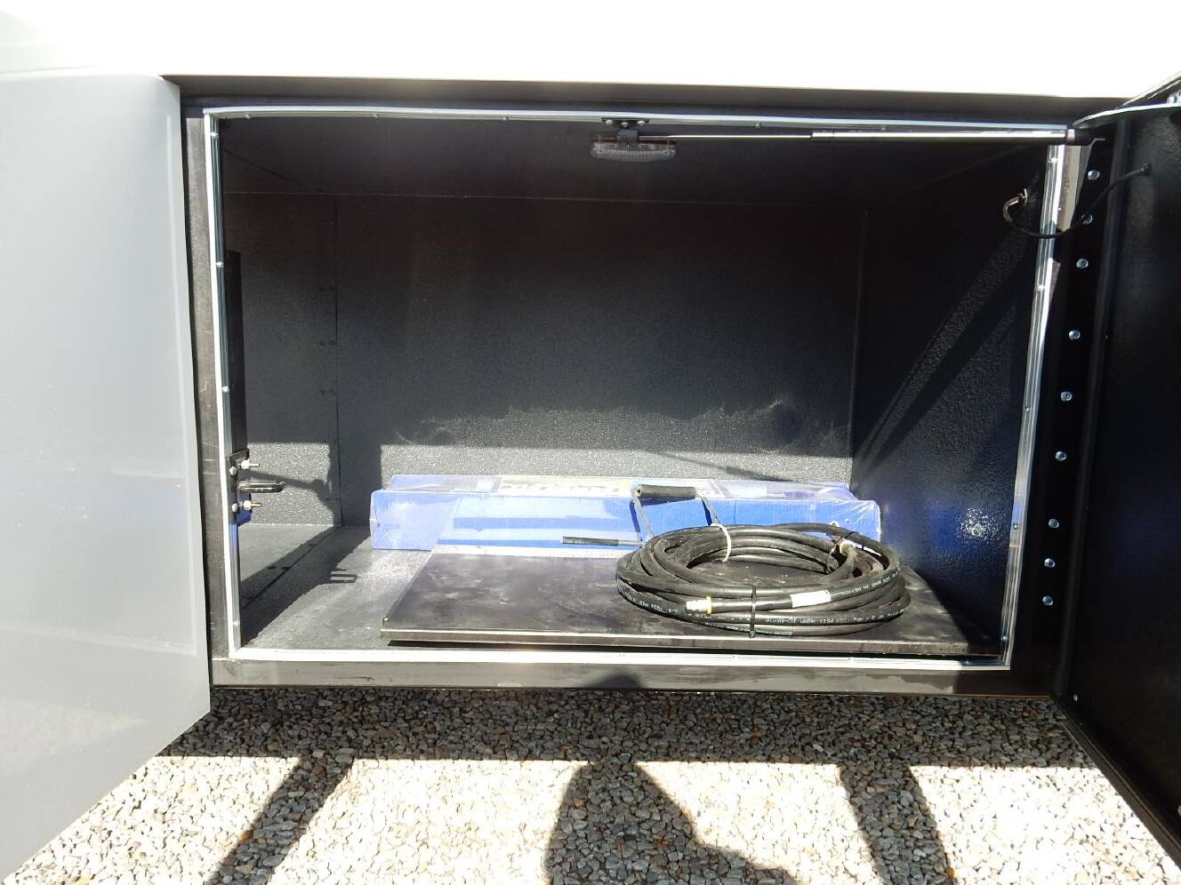 A photo of this 2027 Show Hauler SH1377T1-36