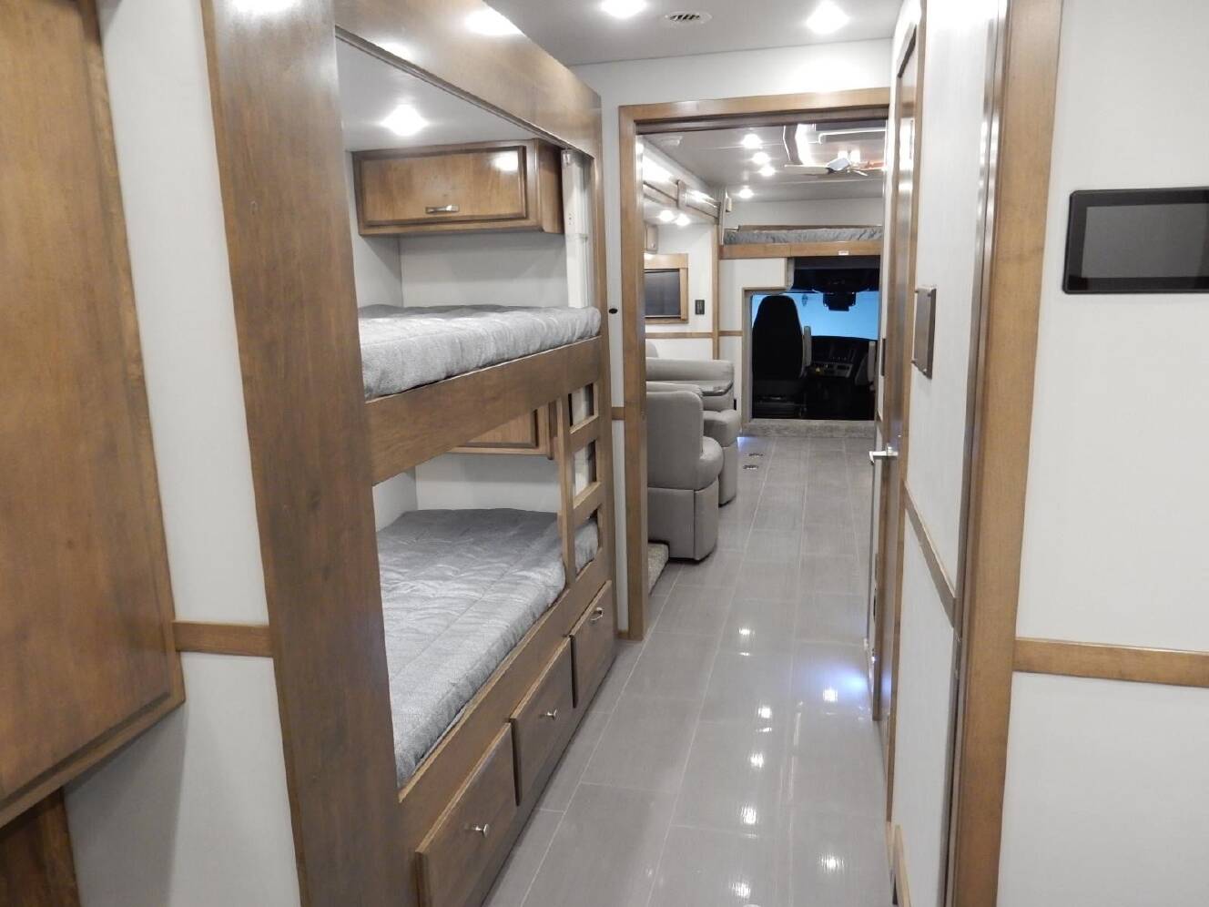 A photo of this 2027 Show Hauler SH1377T1-36