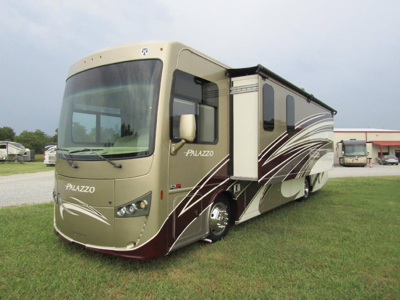 A photo of this 2016 Thor Motor Coach PALAZZO 33.2