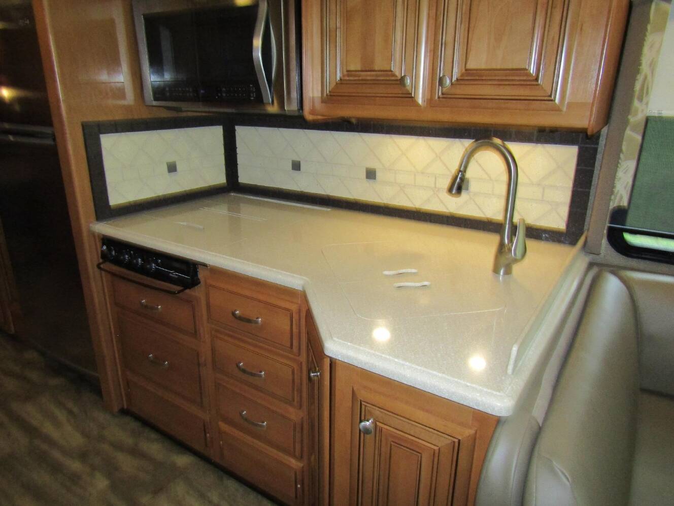 A photo of this 2016 Thor Motor Coach PALAZZO 33.2