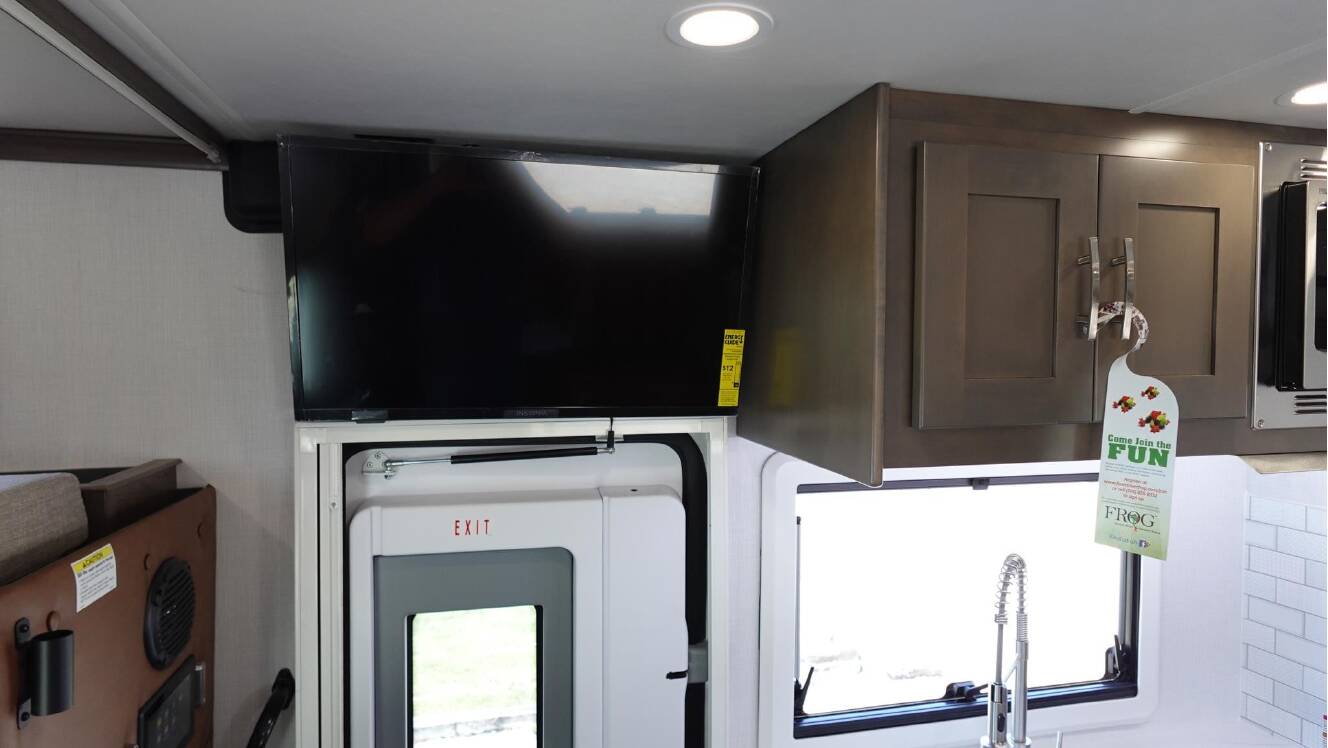 A photo of this 2026 Dynamax ISATA 3 24FW