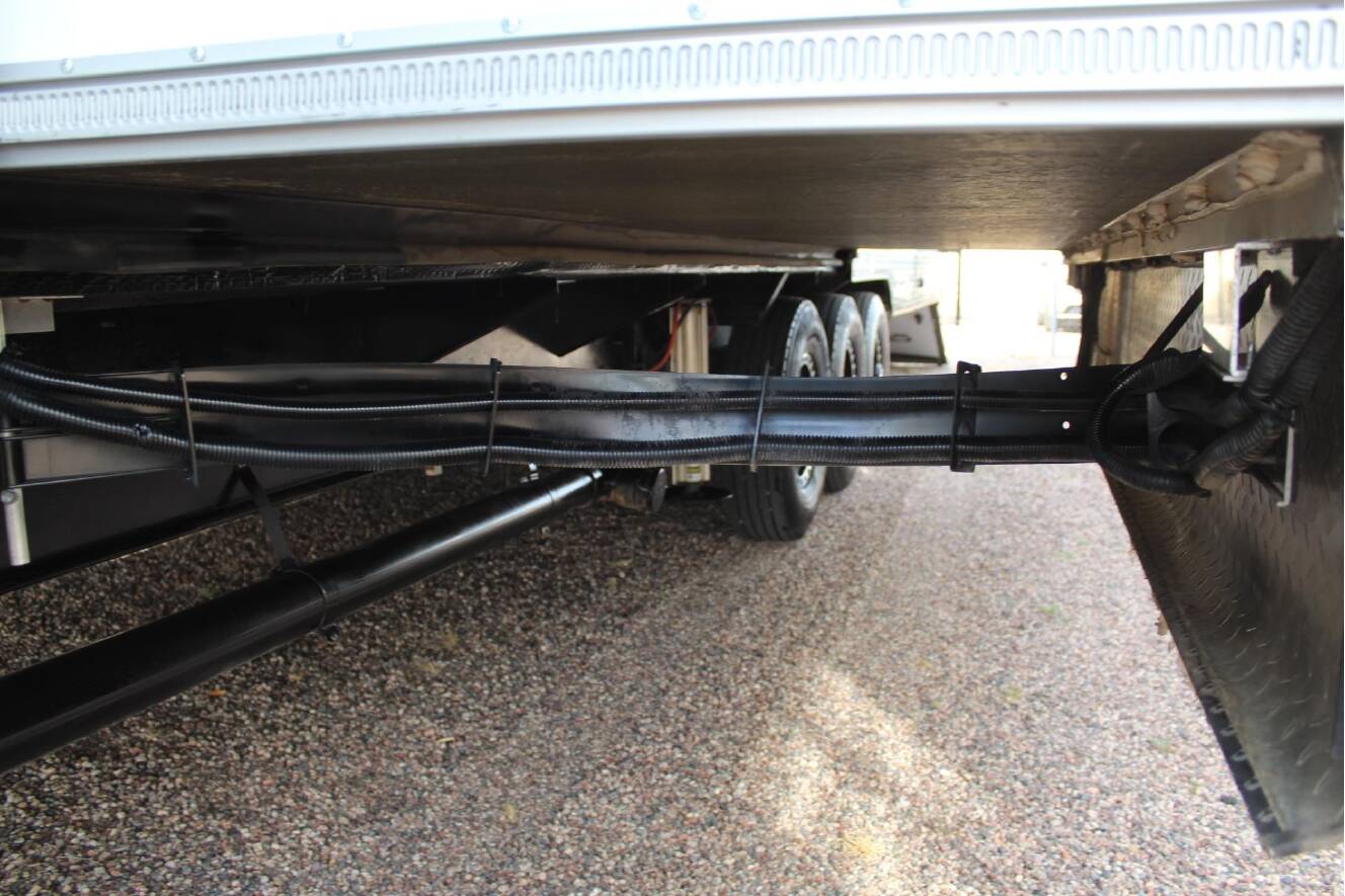 A photo of this 2024 Genesis Supreme GENESIS GCK405