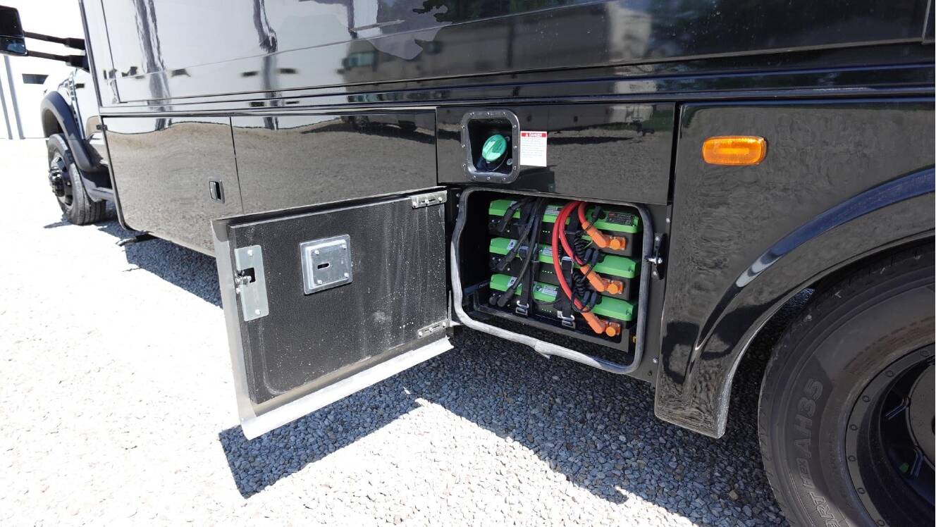 A photo of this 2027 Dynamax ISATA 6 30FW
