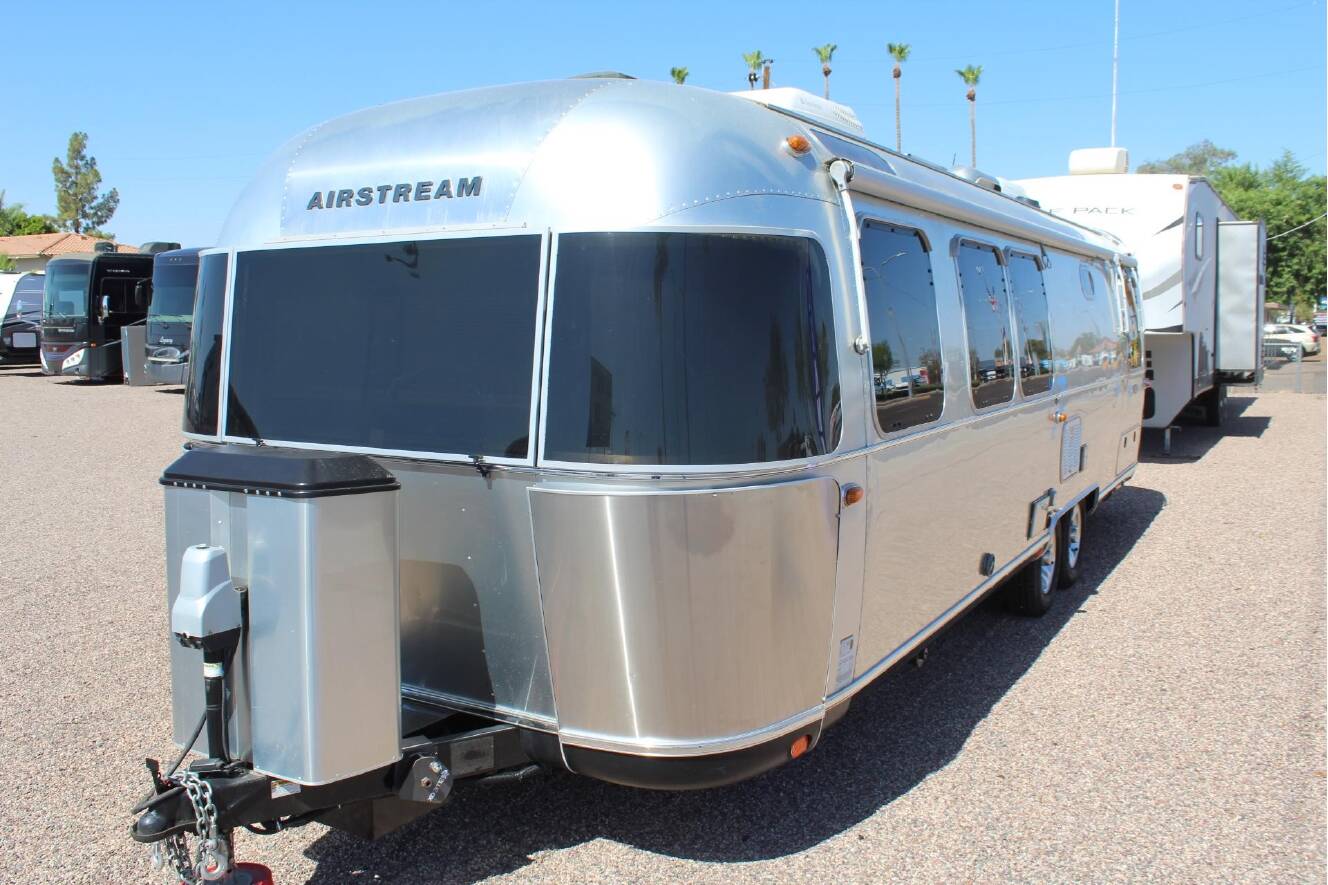A photo of this 2017 Airstream CLASSIC 30RB
