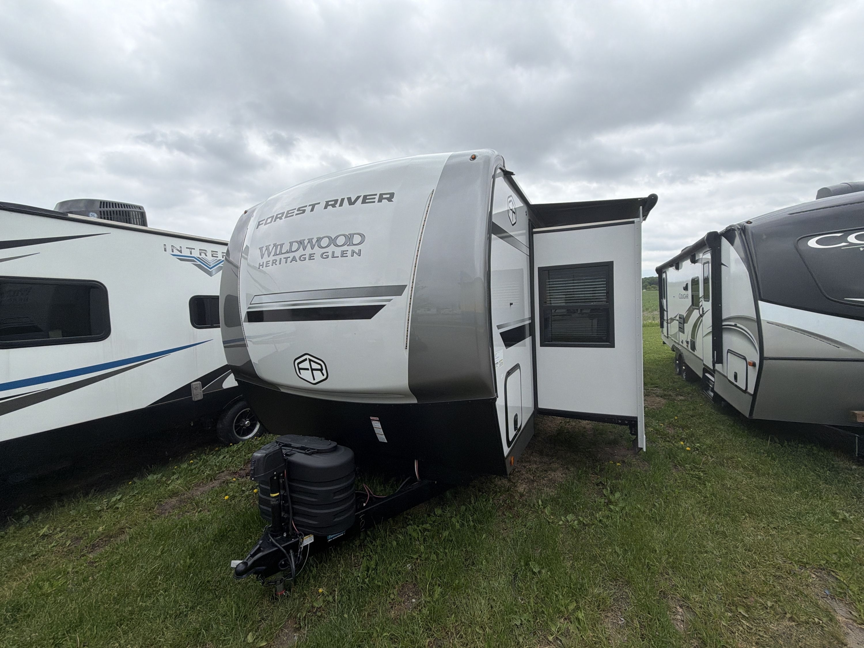 2025 Forest River WILDWOOD HERITAGE GLEN 308RL in rossford OH