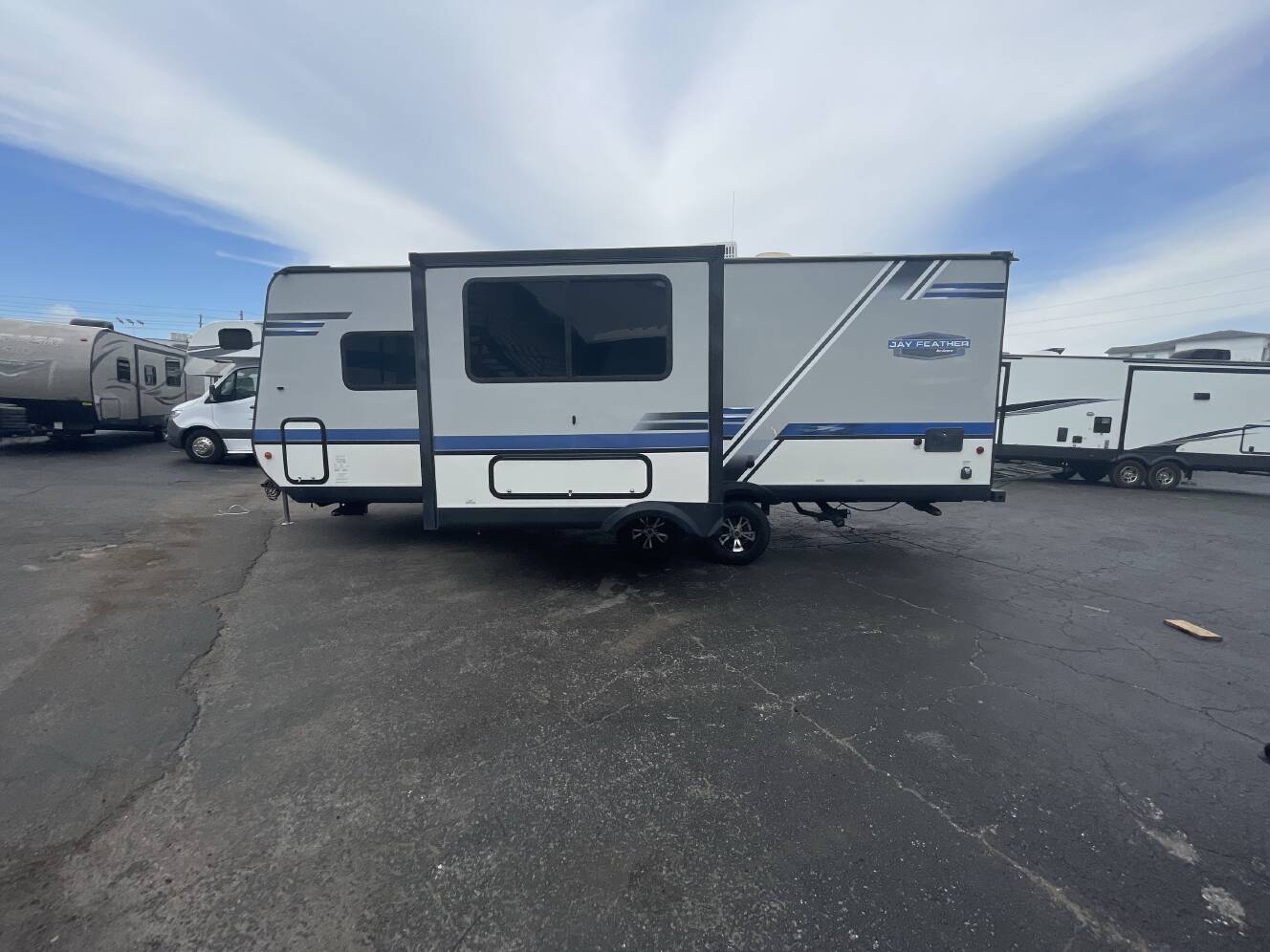 A photo of this 2018 Jayco JAY FEATHER 23BHM