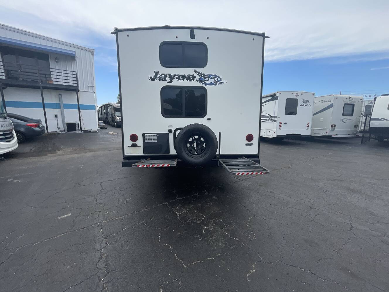 A photo of this 2018 Jayco JAY FEATHER 23BHM