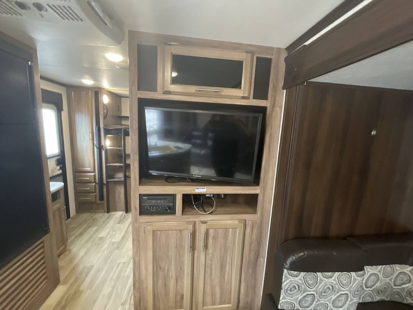 A photo of this 2018 Jayco JAY FEATHER 23BHM