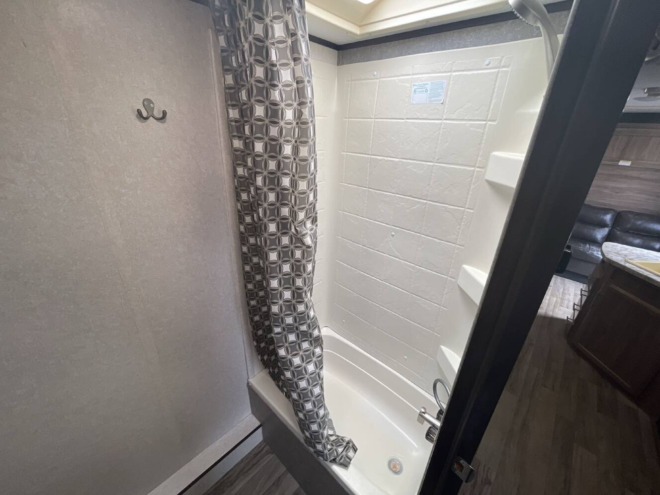 A photo of this 2018 Jayco JAY FEATHER 23BHM