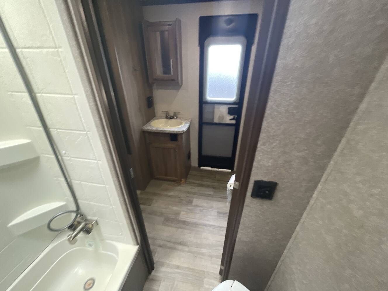 A photo of this 2018 Jayco JAY FEATHER 23BHM