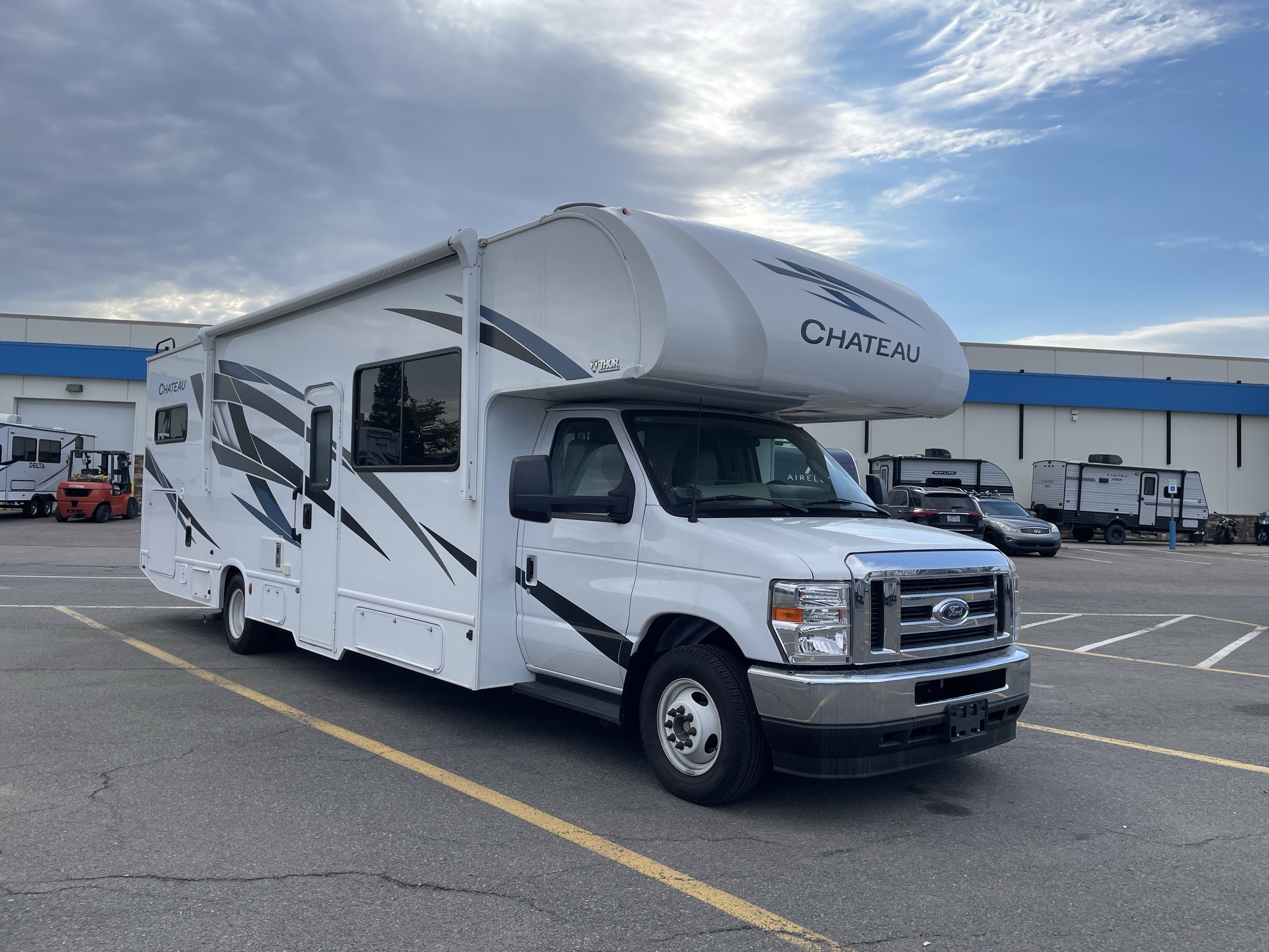 2025 Thor CHATEAU 31EV RV