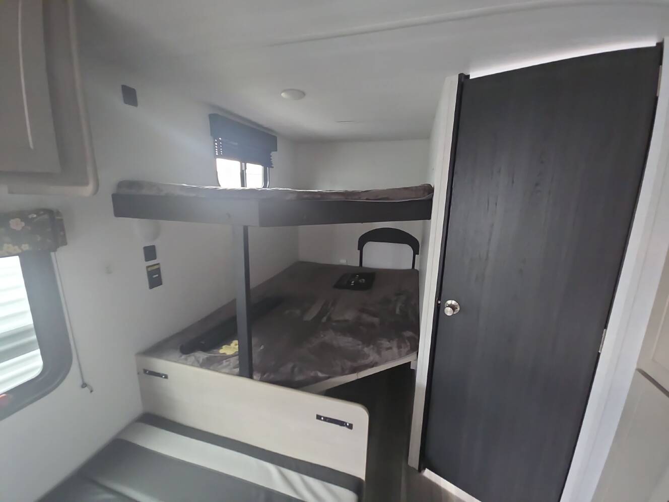 A photo of this 2024 Keystone SPRINGDALE 1810BH