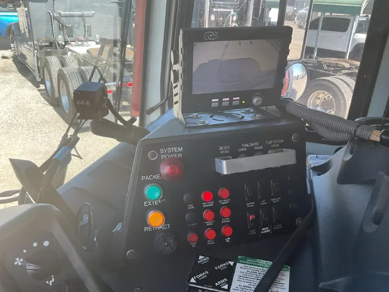 2013 MACK 600