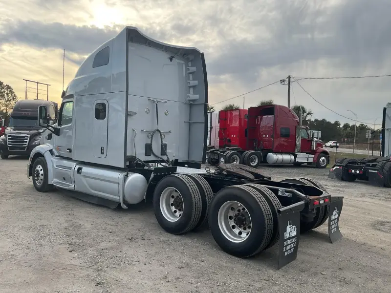 2021 PETERBILT 579