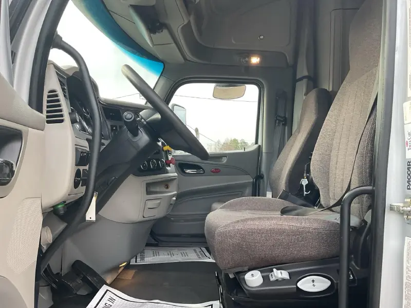 2021 PETERBILT 579