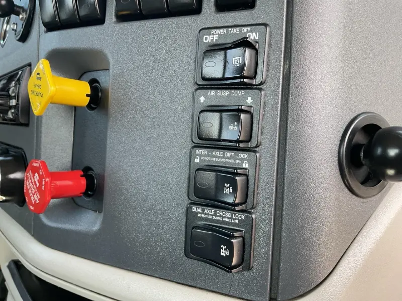2018 PETERBILT 579
