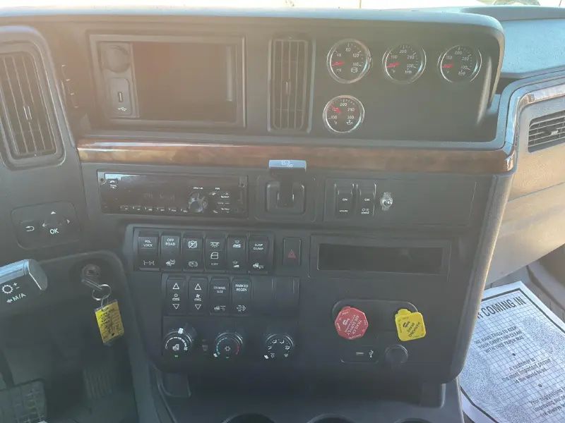 2020 INTERNATIONAL LT625