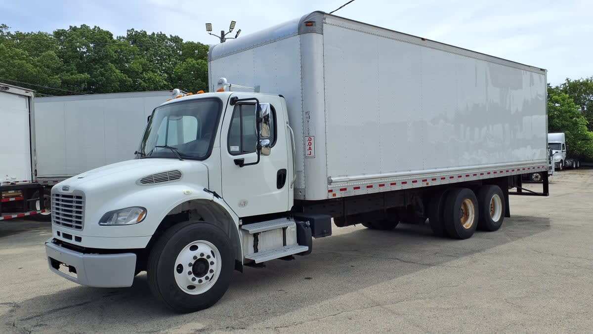 2018 FREIGHTLINER BUSINESS CLASS M2 106 in Warwick, RI