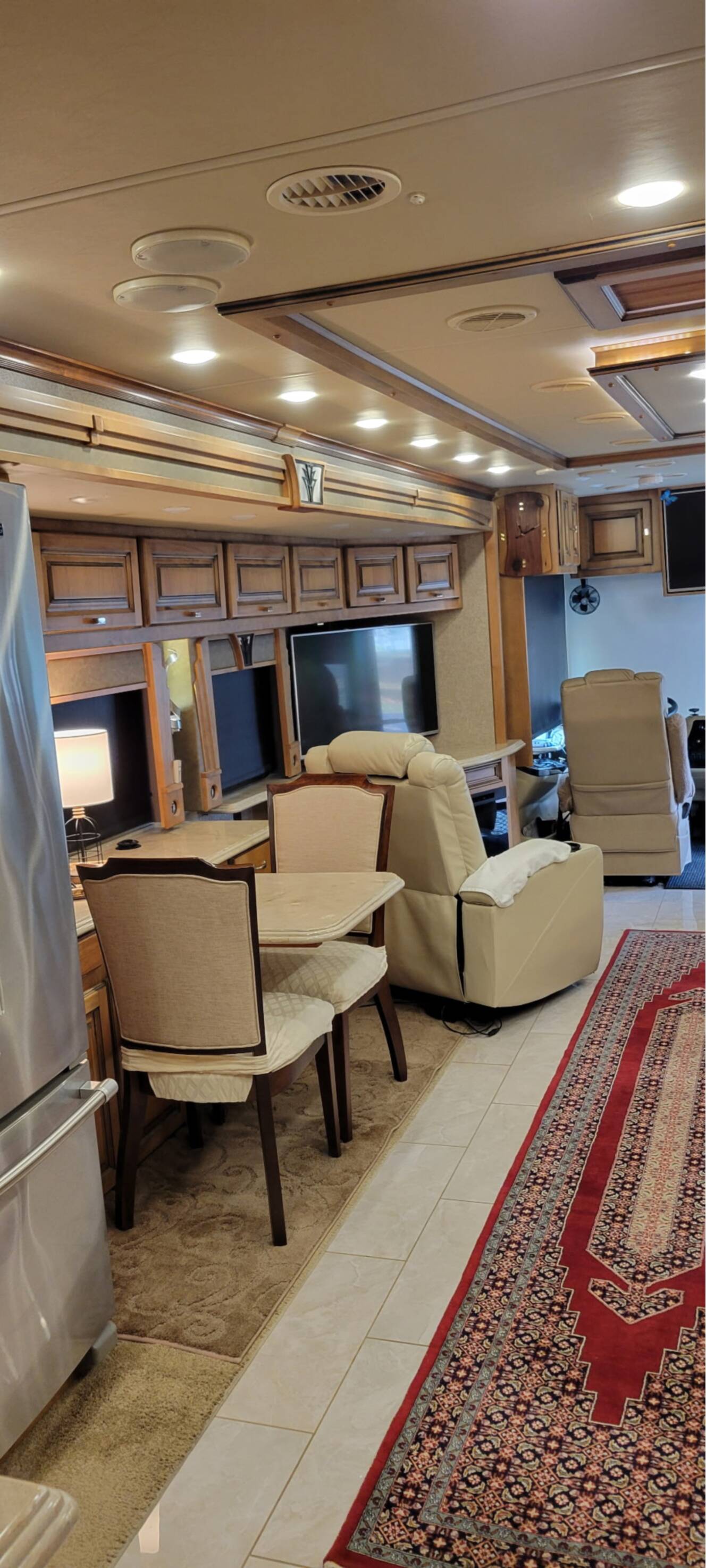 A photo of this 2017 Tiffin Motorhomes PHAETON 40 QBH