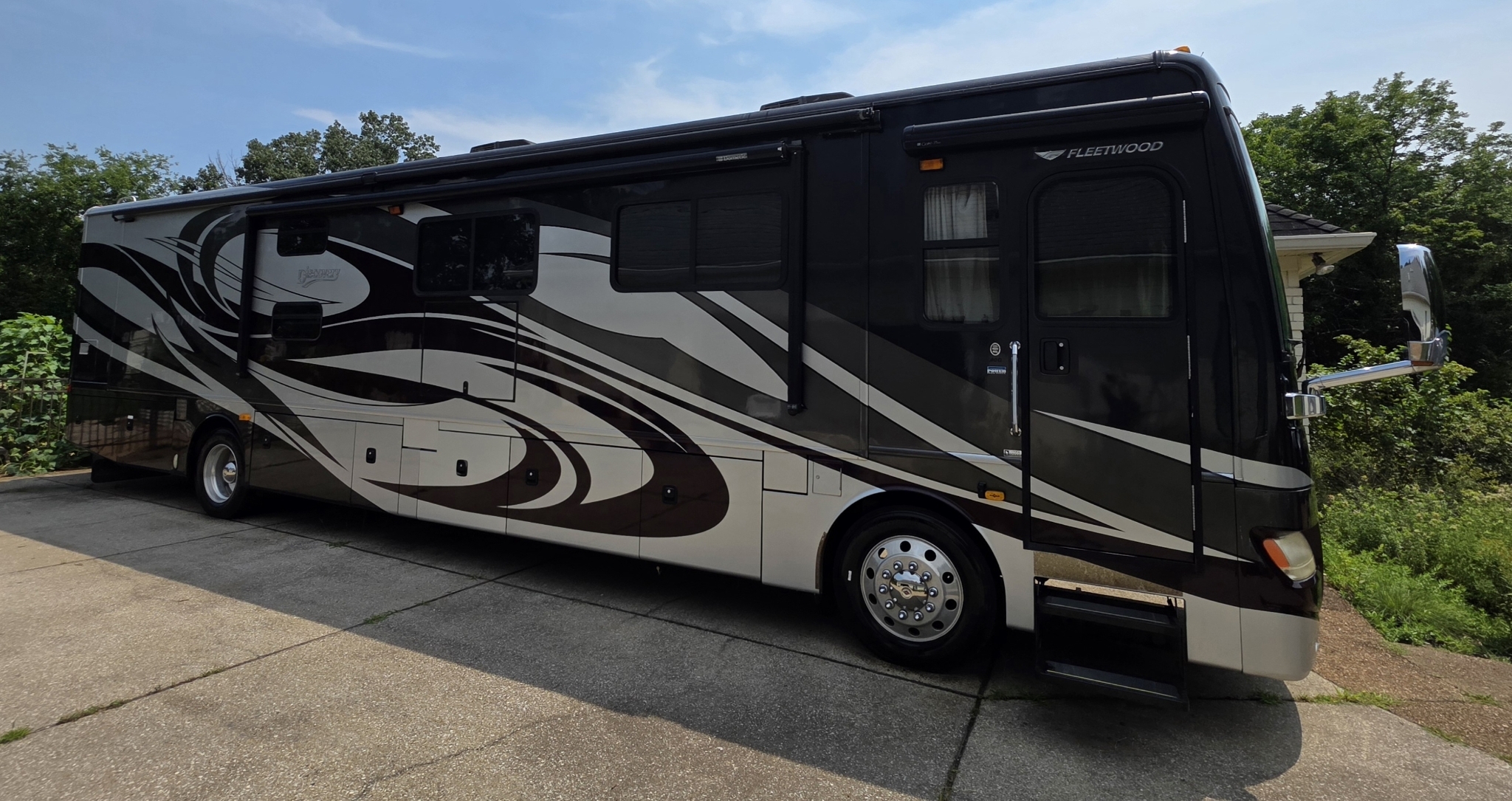 2010 Fleetwood DISCOVERY 40G RV