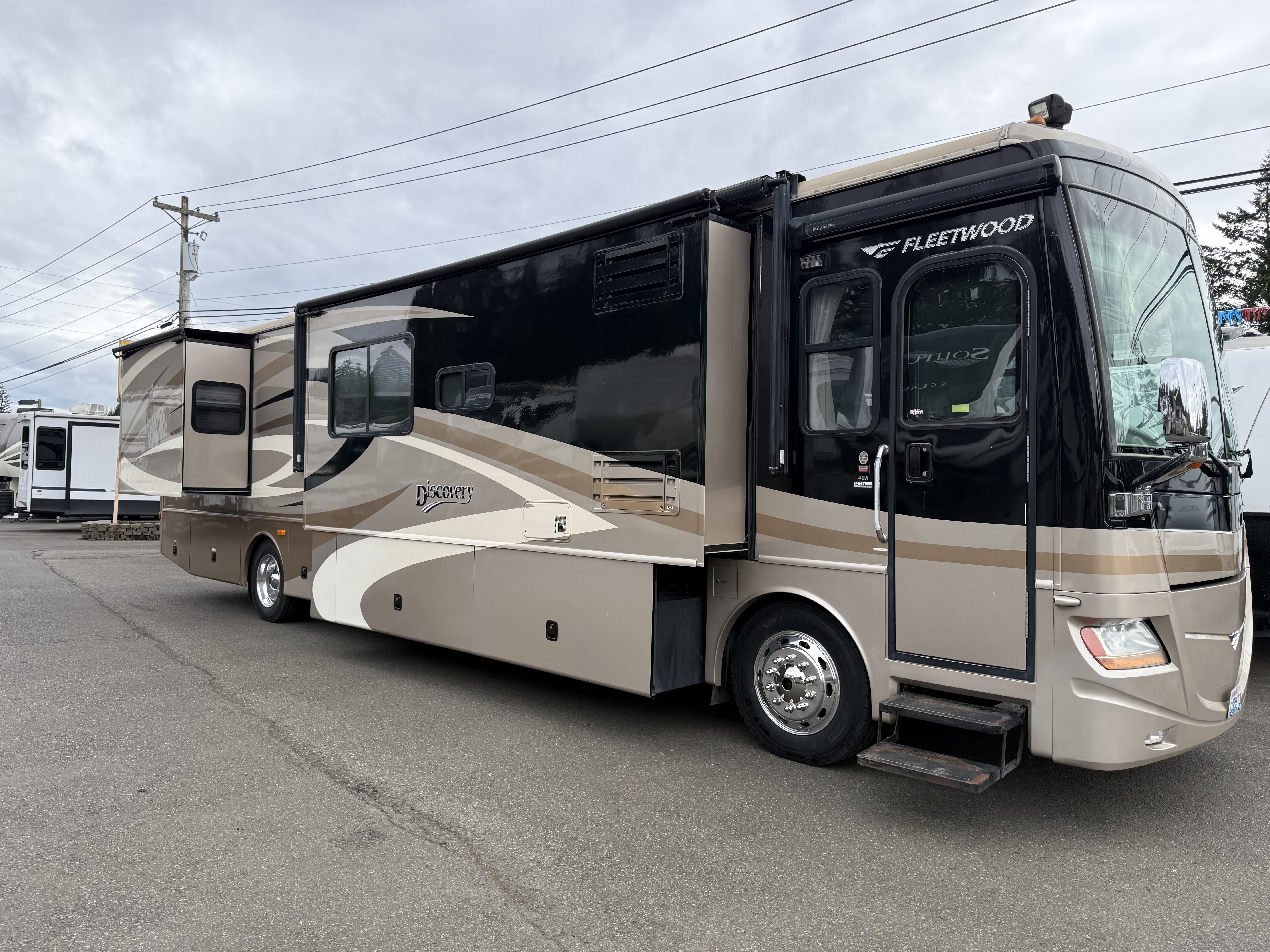 2007 Fleetwood DISCOVERY 40X in shelton WA