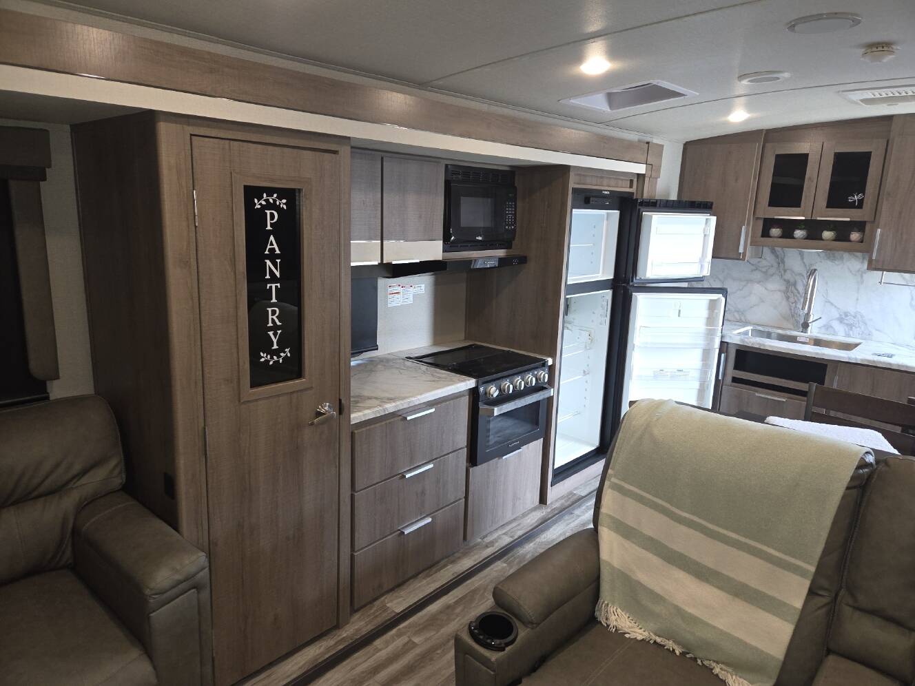 A photo of this 2021 Grand Design IMAGINE 3100RD