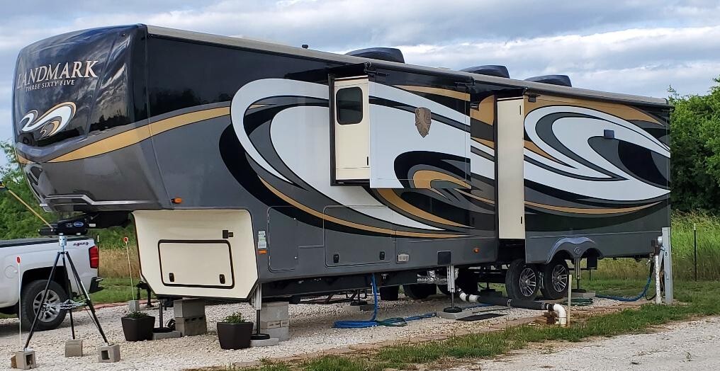 2021 Heartland LANDMARK 365 LM NEWPORT RV