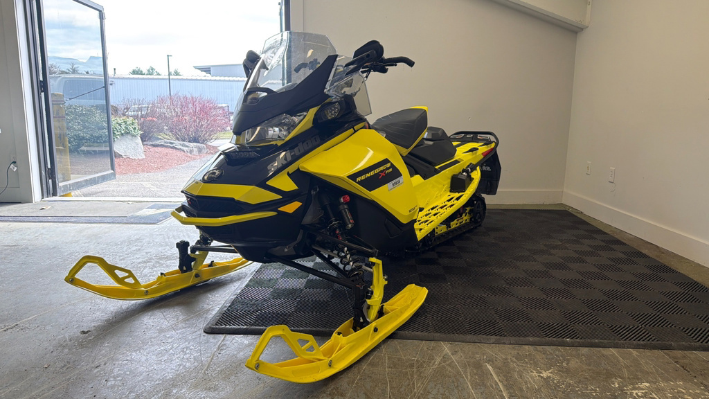 2021 Ski-Doo RENEGADE X-RS 850 E-TEC in milford NH